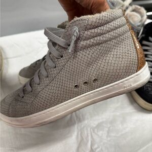 P448 Skate lined grey silver kicks 39